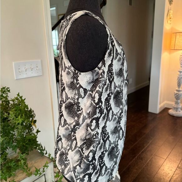 Apt 9 Animal Print tank (small) - Picture 3 of 5